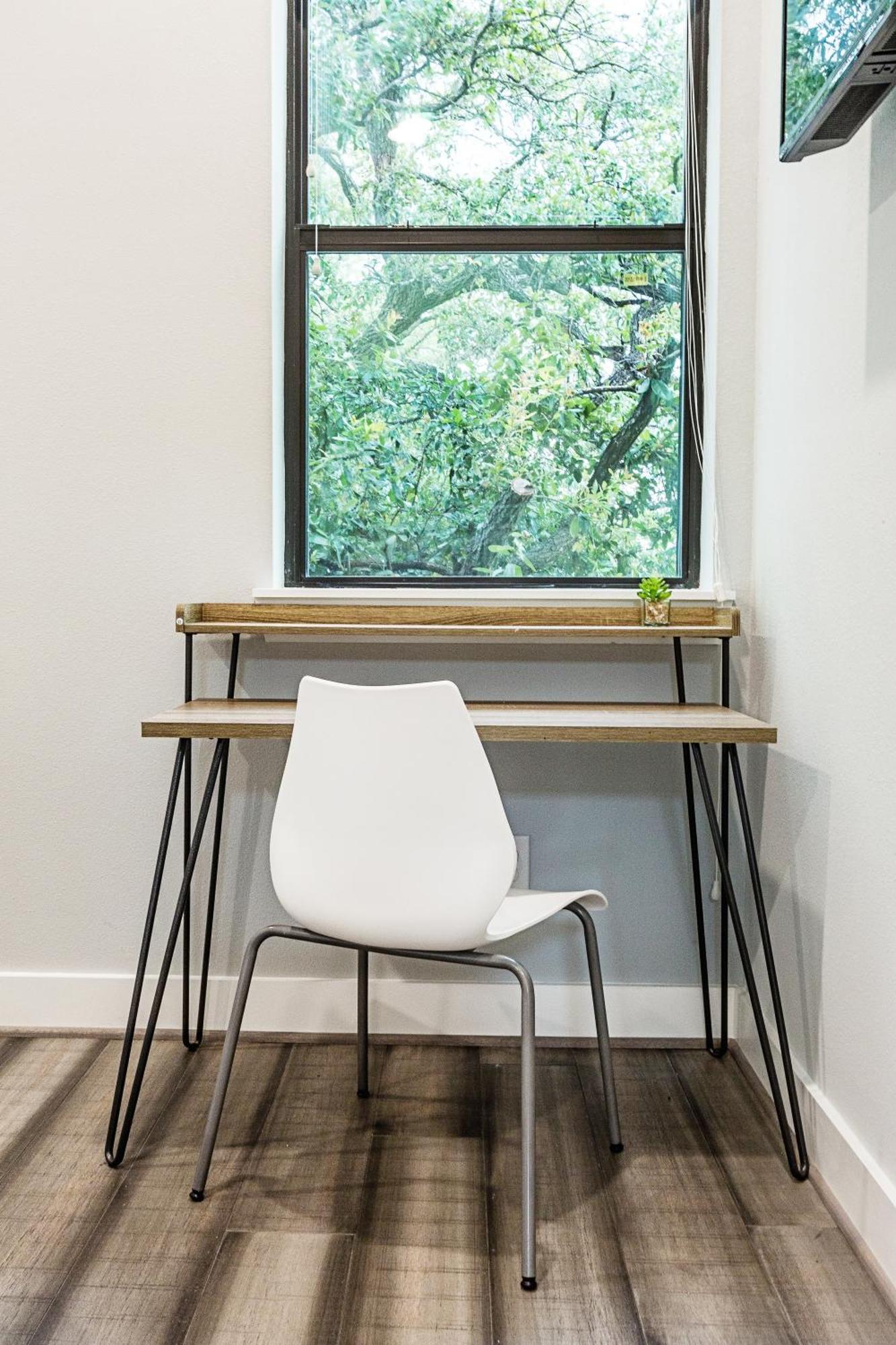 Montrose Guesthouse Suites By Dunyha Houston Eksteriør bilde