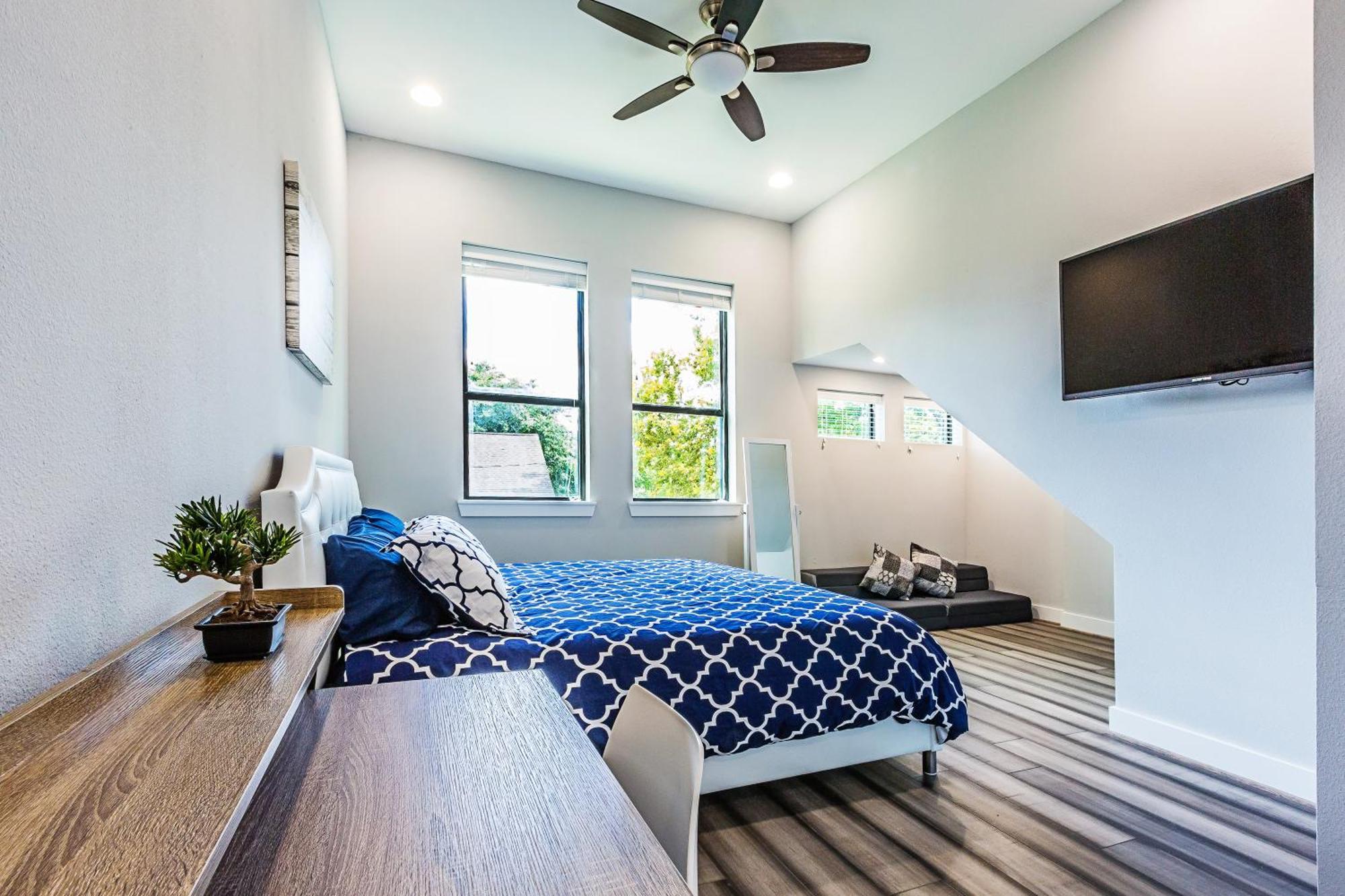 Montrose Guesthouse Suites By Dunyha Houston Eksteriør bilde