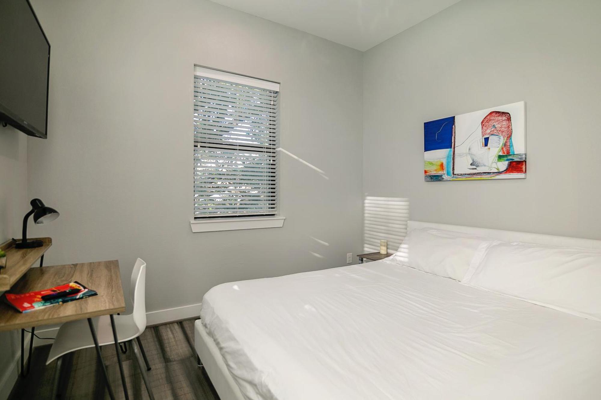 Montrose Guesthouse Suites By Dunyha Houston Eksteriør bilde