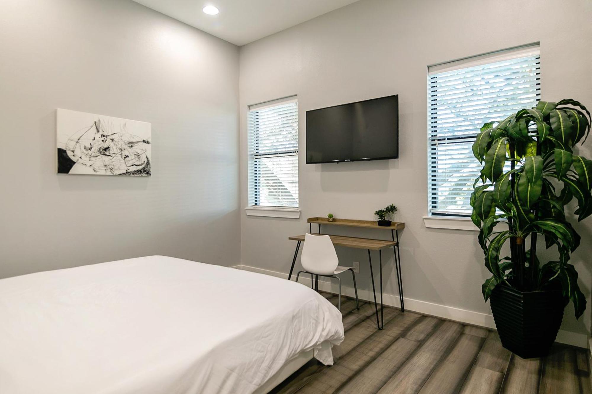 Montrose Guesthouse Suites By Dunyha Houston Eksteriør bilde